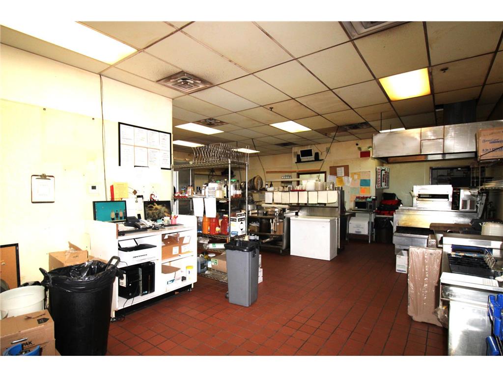 1312 Lakeland Drive SE #Giovanni's Willmar MN 56201 6671483 image14