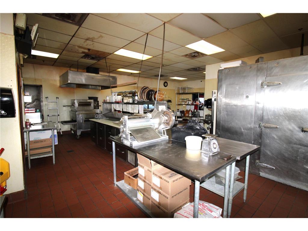 1312 Lakeland Drive SE #Giovanni's Willmar MN 56201 6671483 image17