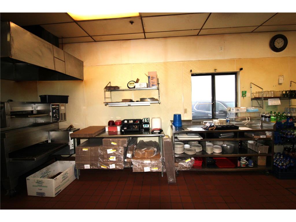 1312 Lakeland Drive SE #Giovanni's Willmar MN 56201 6671483 image20