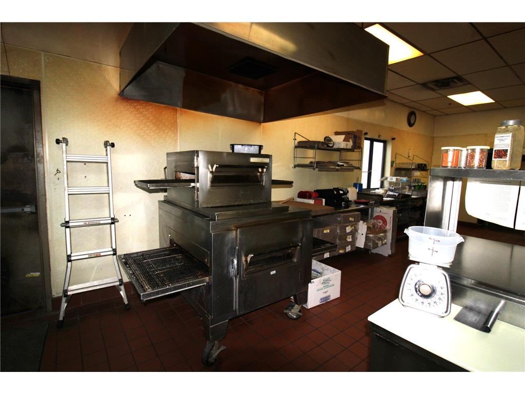 1312 Lakeland Drive SE #Giovanni's Willmar MN 56201 6671483 image22