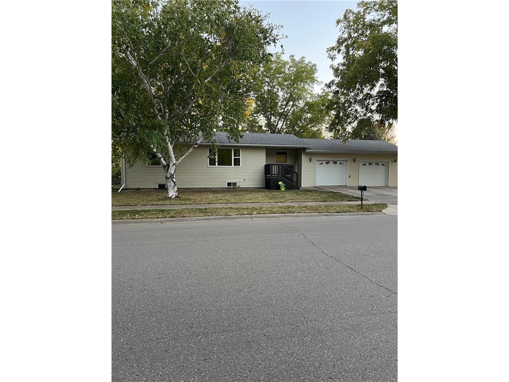 1312 Parkside Drive Marshall MN 56258 6614583 image1