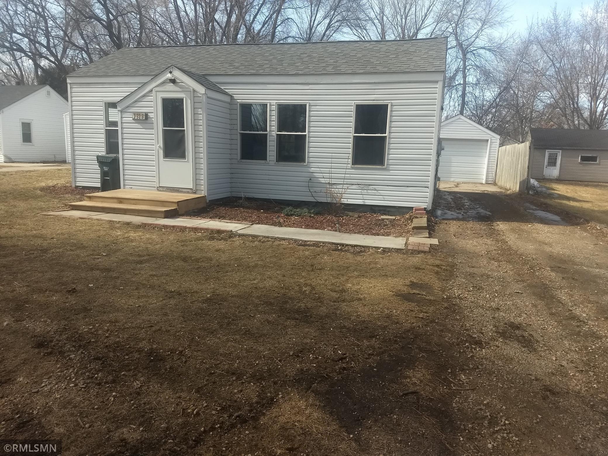 1313 Lakeland Drive NE, Willmar, MN 56201 MLS 5722676 Edina Realty