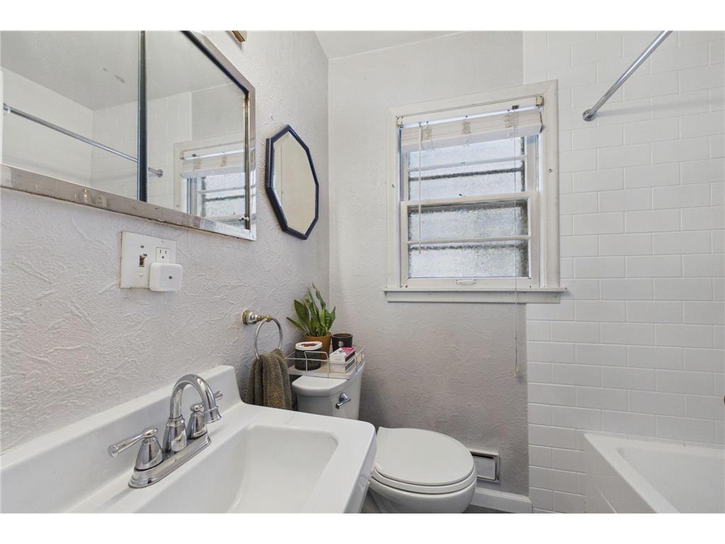 1315 Buchanan Street NE Minneapolis MN 55413 7099616 image8