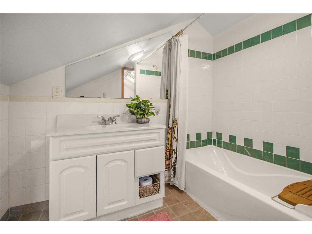 1315 Saint Clair Avenue Saint Paul MN 55105 7035477 image26