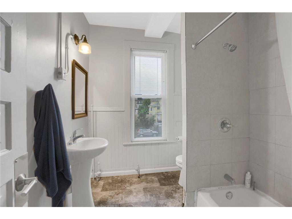 1316 7th Street SE Minneapolis MN 55414 7025444 image32
