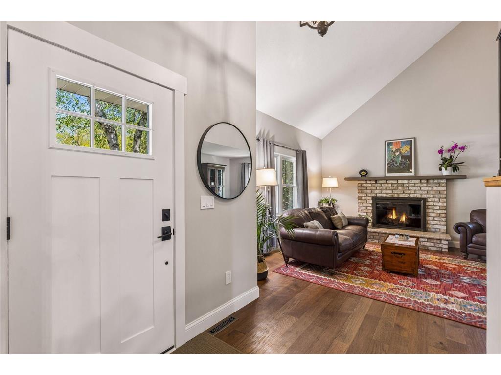 1316 Christy Circle Roseville MN 55113 7066799 image4