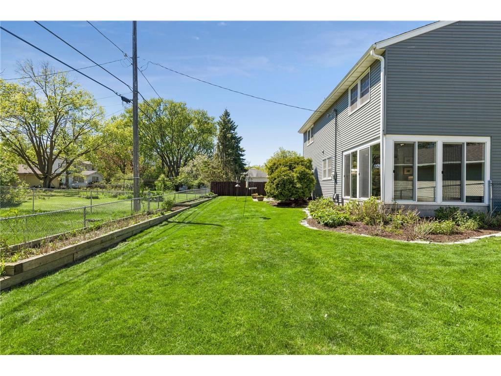 1316 Christy Circle Roseville MN 55113 7066799 image45