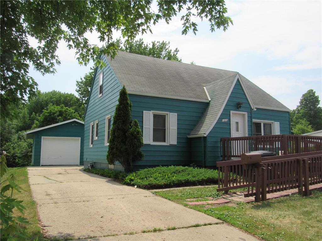 1316 East Avenue Worthington MN 56187 6381589 image1