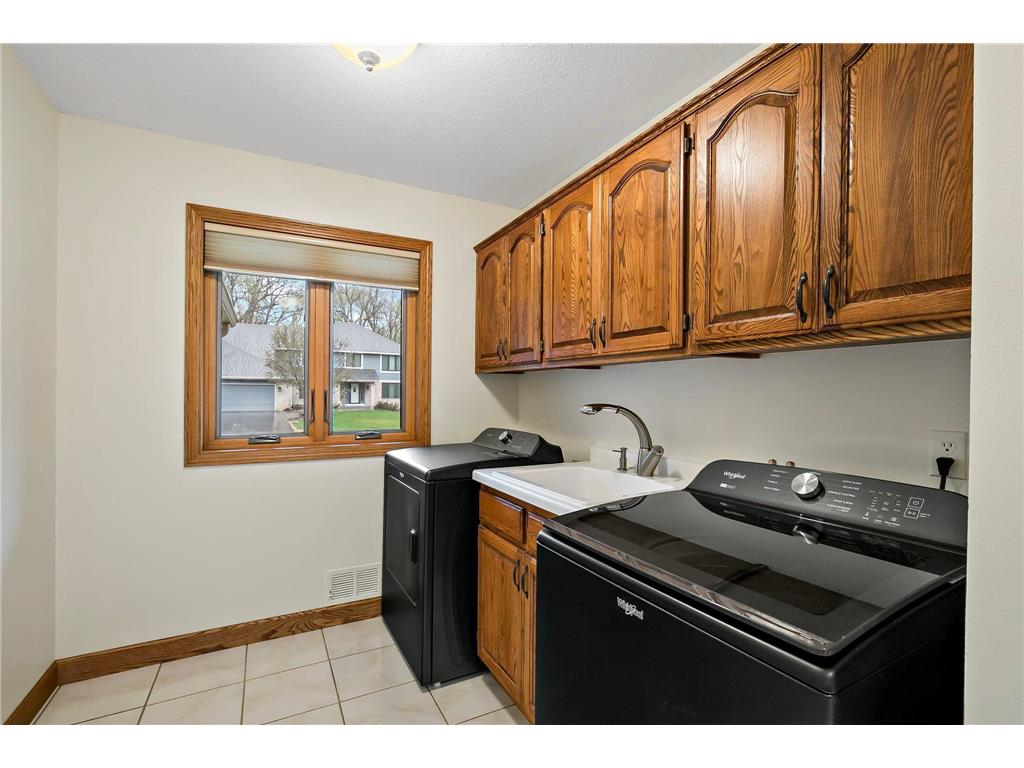 1316 Summit Oaks Drive Burnsville MN 55337 7060632 image23