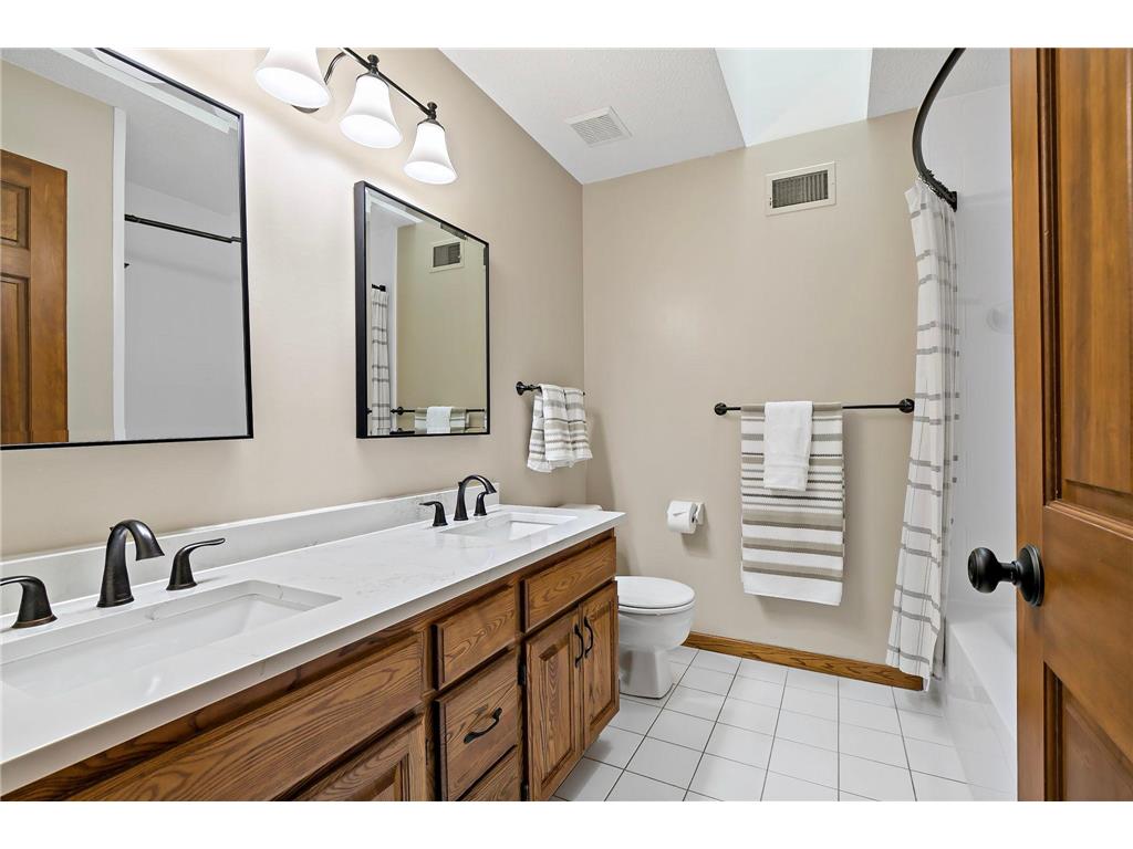 1316 Summit Oaks Drive Burnsville MN 55337 7060632 image28