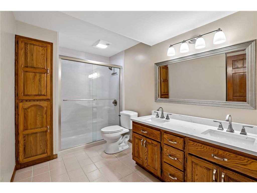 1316 Summit Oaks Drive Burnsville MN 55337 7060632 image33