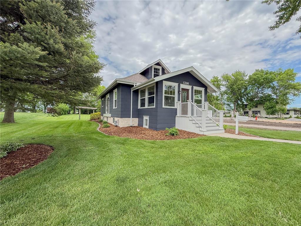 1316 W Fairview Avenue Olivia MN 56277 7084813 image2