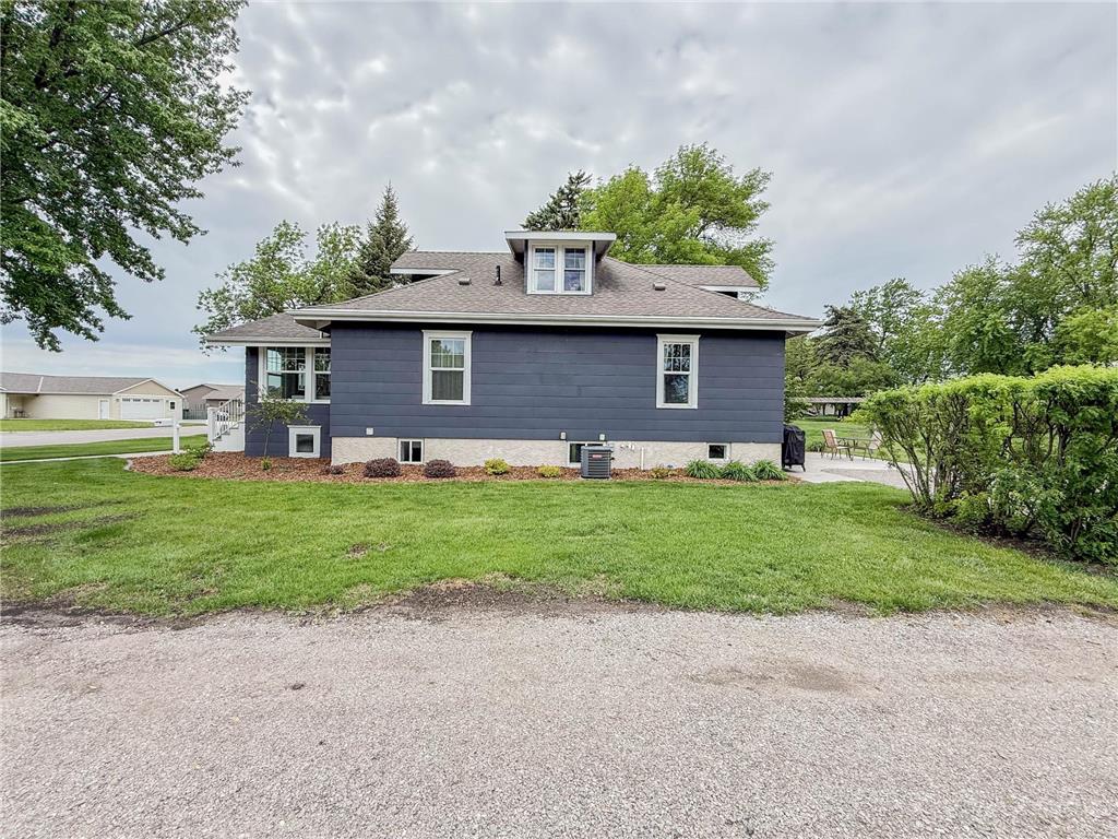 1316 W Fairview Avenue Olivia MN 56277 7084813 image42