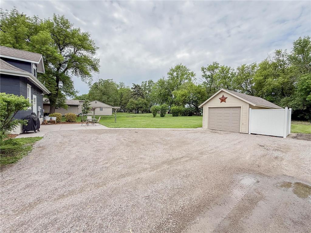 1316 W Fairview Avenue Olivia MN 56277 7084813 image44