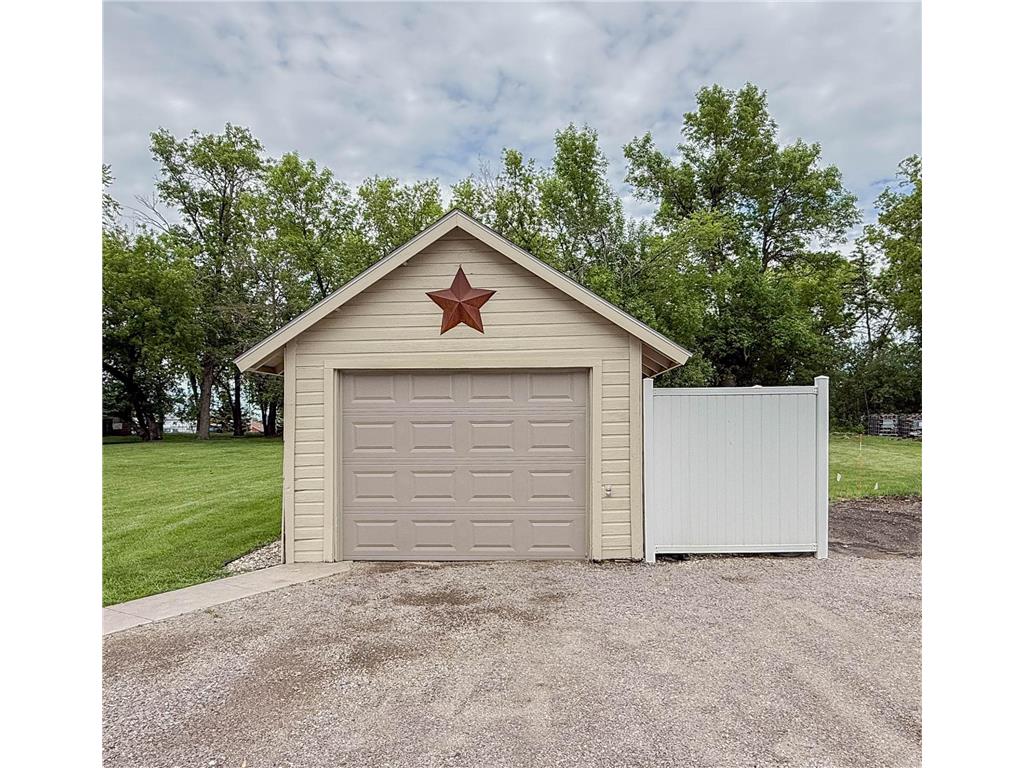 1316 W Fairview Avenue Olivia MN 56277 7084813 image45