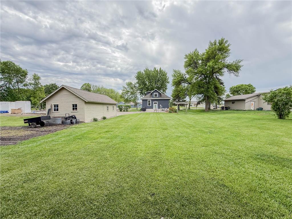 1316 W Fairview Avenue Olivia MN 56277 7084813 image46
