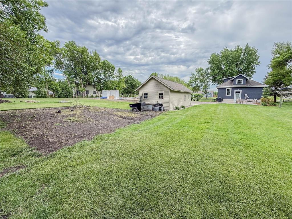 1316 W Fairview Avenue Olivia MN 56277 7084813 image47