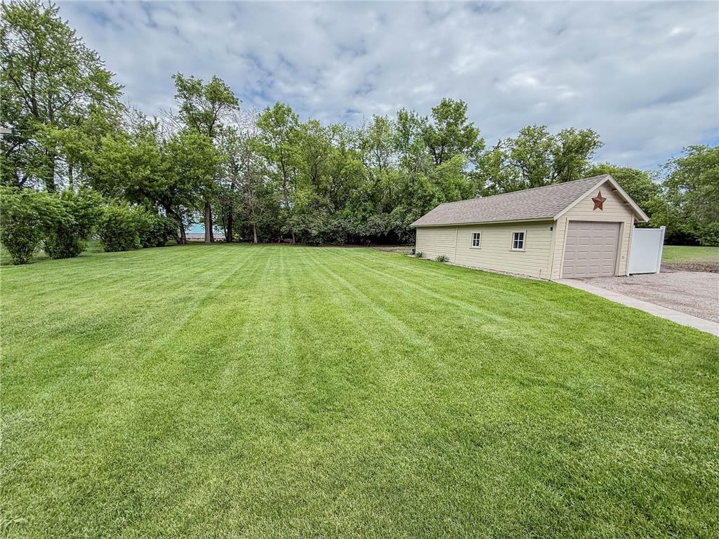 1316 W Fairview Avenue Olivia MN 56277 7084813 image49