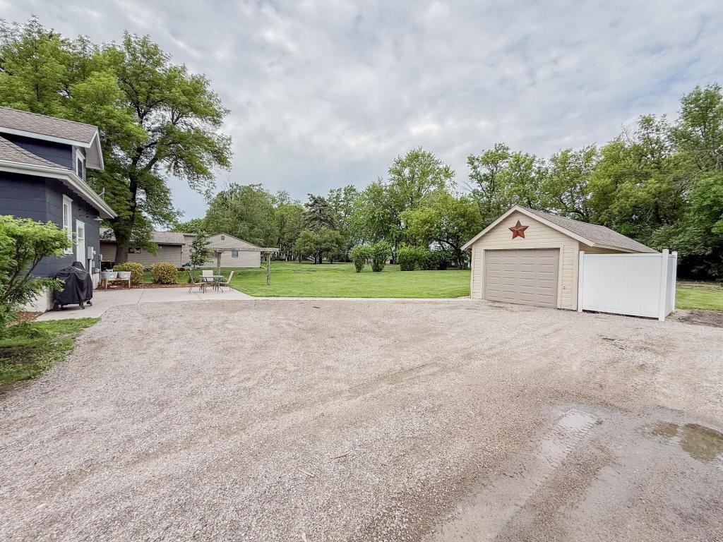 1316 W Fairview Avenue Olivia MN 56277 7103381 image43