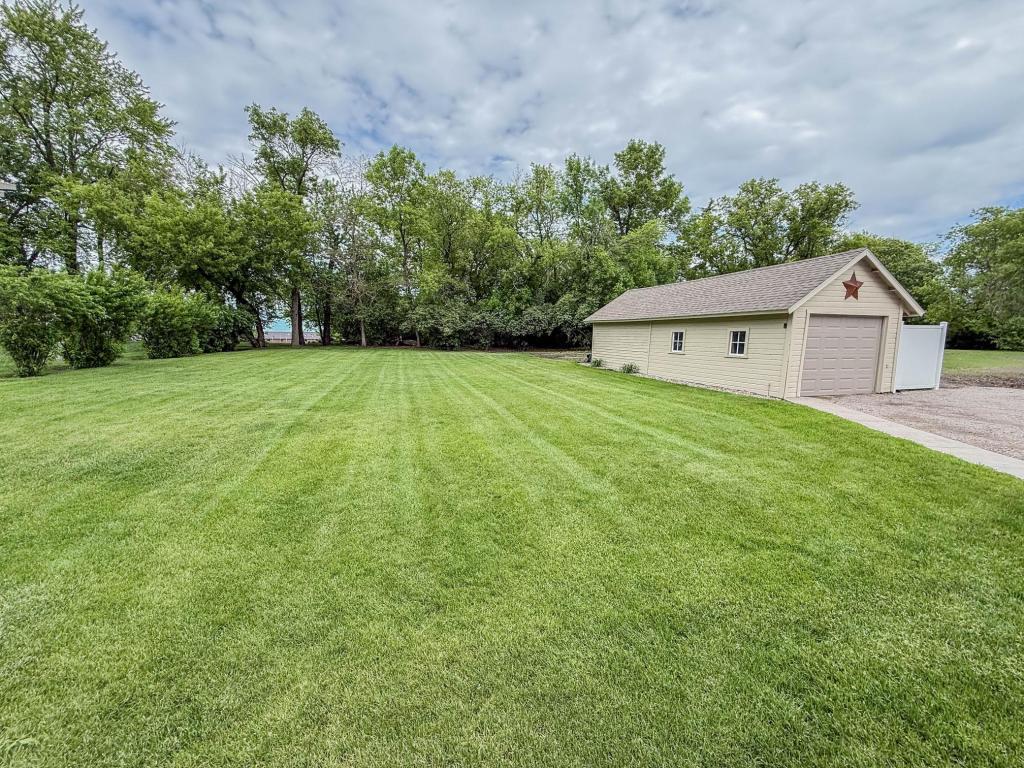 1316 W Fairview Avenue Olivia MN 56277 7103381 image48