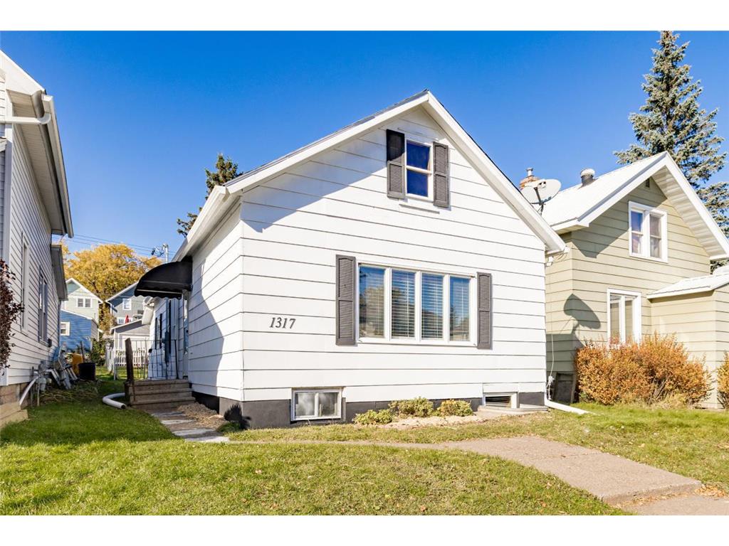 1317 E 9th Street Duluth MN 55805 6806186 image1