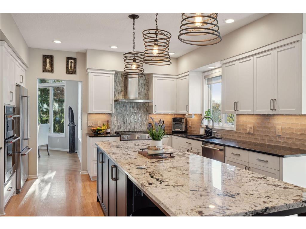 1317 Forest Park Lane Burnsville MN 55337 7094117 image14