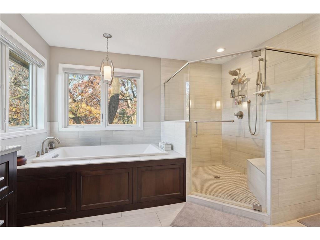 1317 Forest Park Lane Burnsville MN 55337 7094117 image24