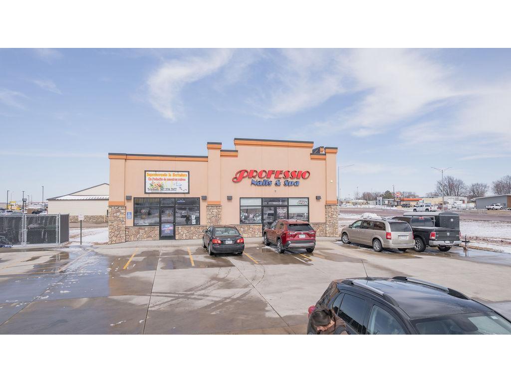 1317 Ray Drive Worthington MN 56187 6679721 image2