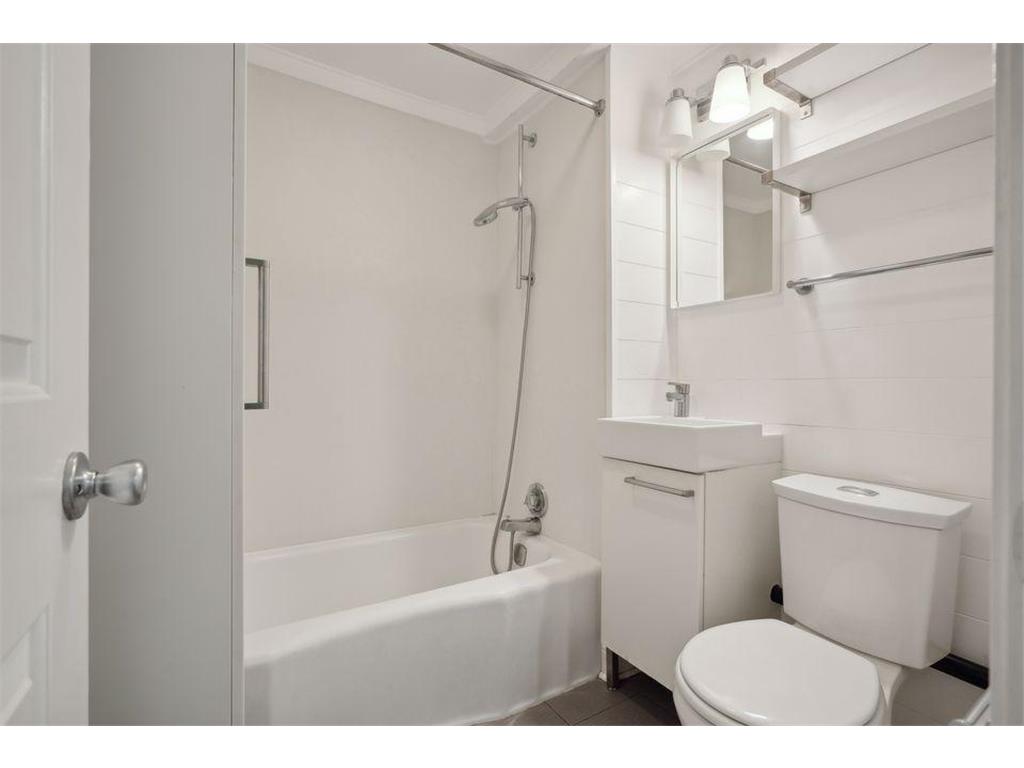 1318 5th Street NE Minneapolis MN 55413 7030246 image16