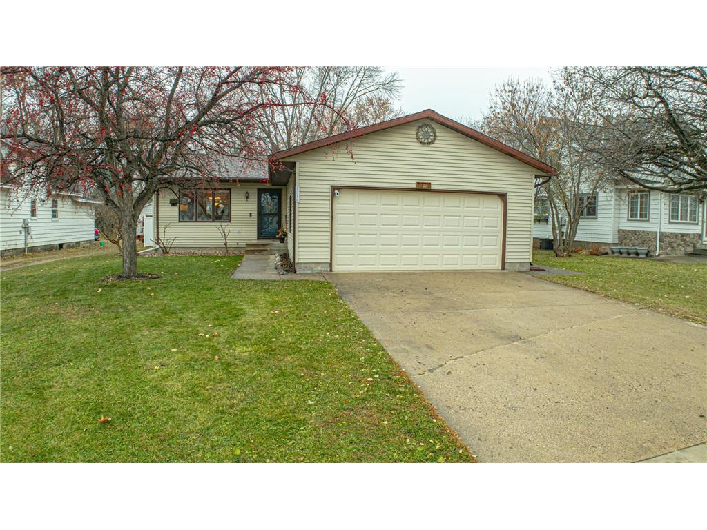 1318 6th Street SW Willmar MN 56201 6807041 image1