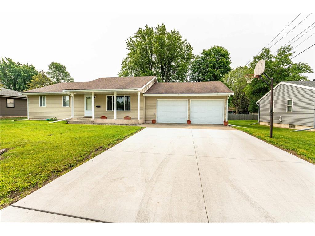 1318 E Fir Avenue Fergus Falls MN 56537 6737414 image1