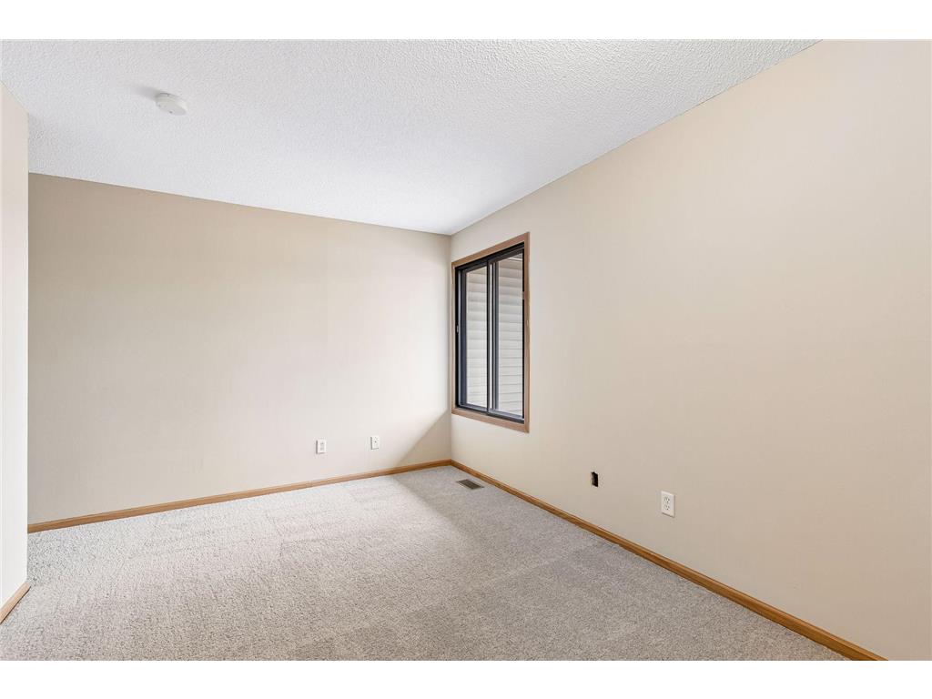 1318 Landmark Trail N Hopkins MN 55343 7017504 image28