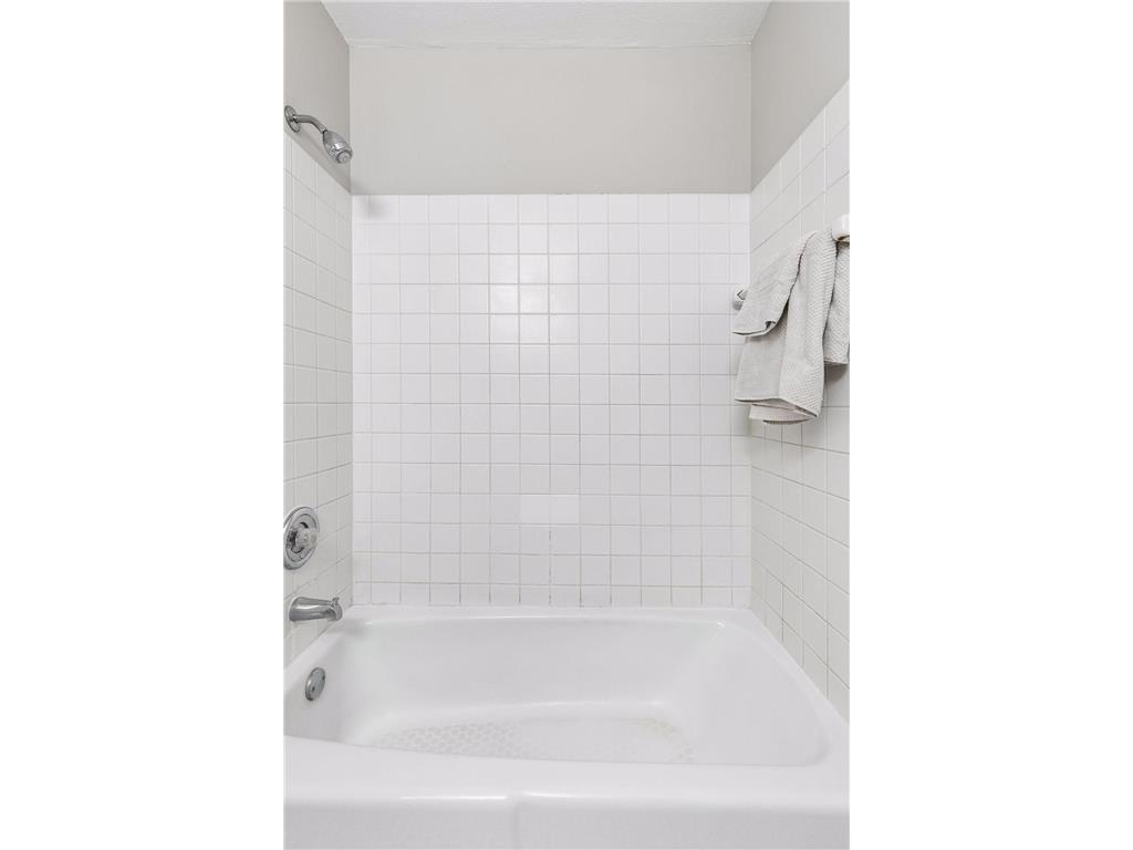 1318 Landmark Trail N Hopkins MN 55343 7017504 image31