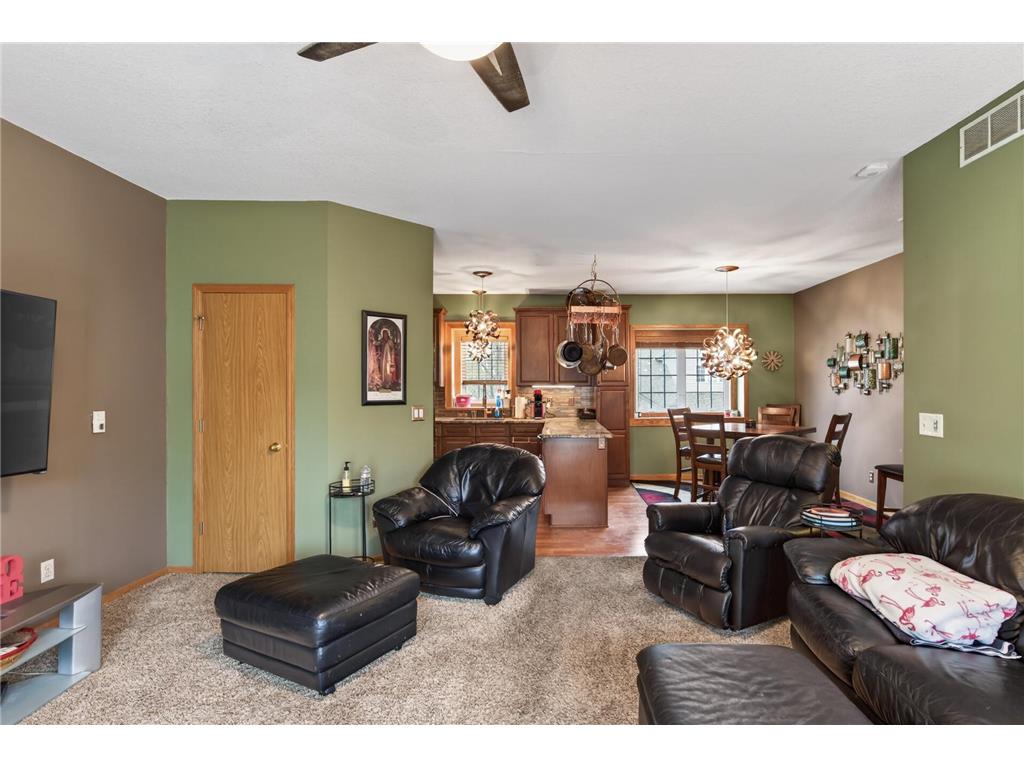 1318 Mcandrews Road E #23 Burnsville MN 55337 7058038 image8