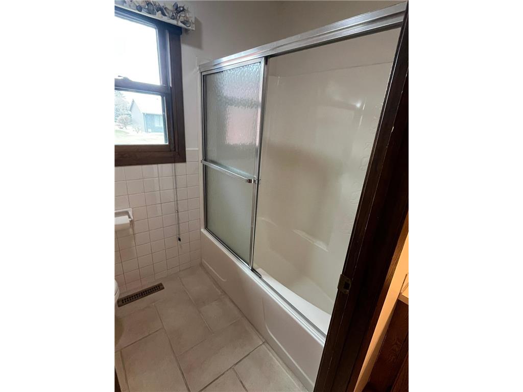 1318 W Chestnut Avenue Olivia MN 56277 7057982 image27