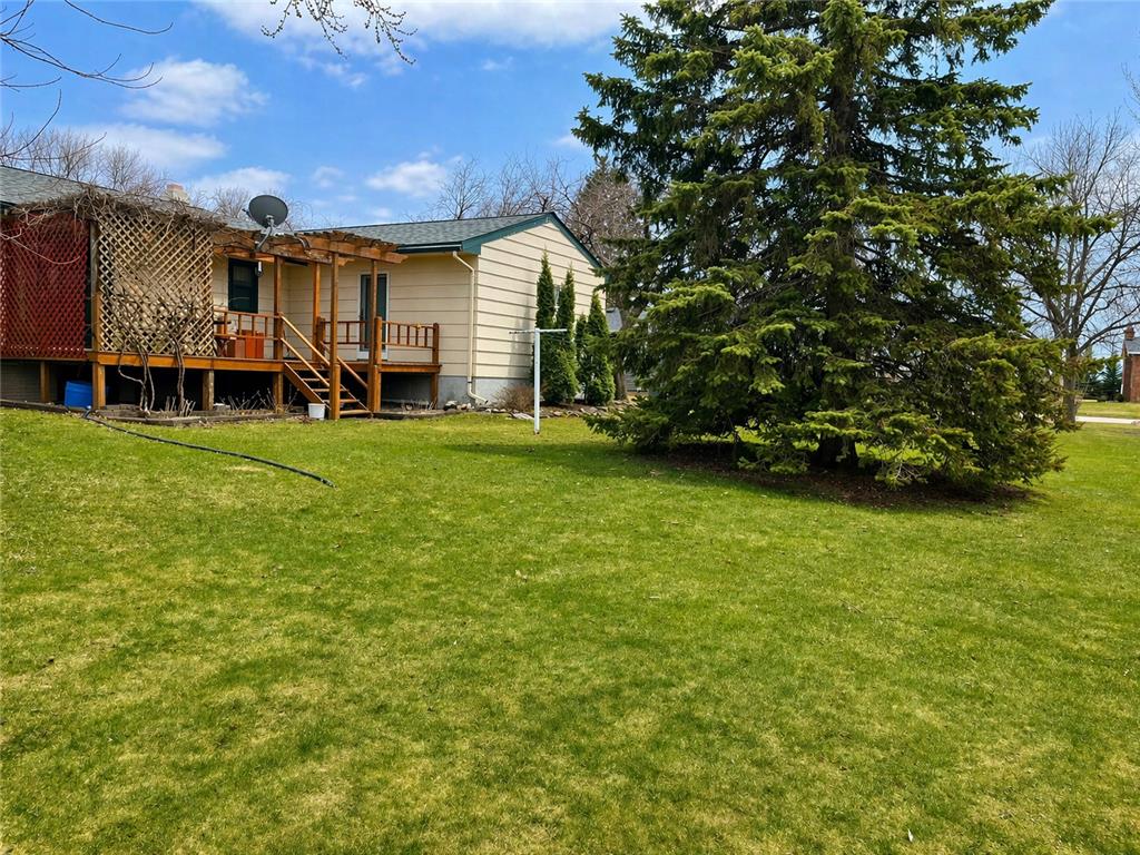 1318 W Chestnut Avenue Olivia MN 56277 7057982 image4