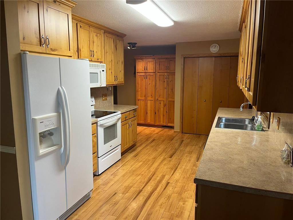 1318 W Chestnut Avenue Olivia MN 56277 7057982 image7