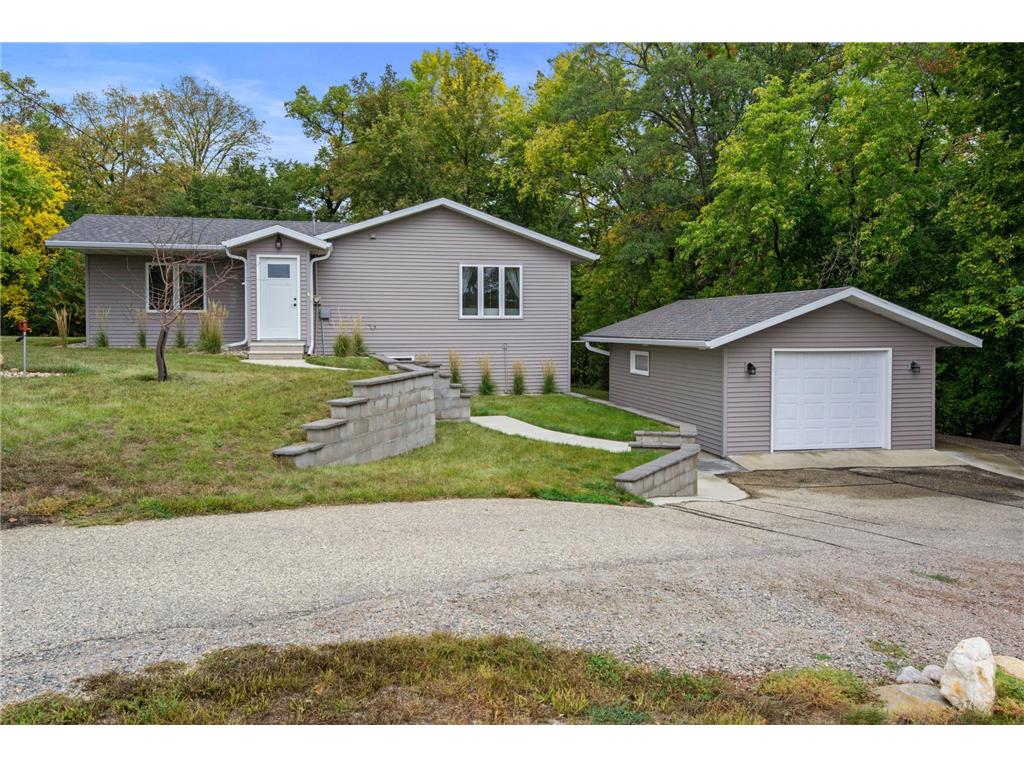 13189 Green Lake Boulevard New London MN 56288 6440655 image1