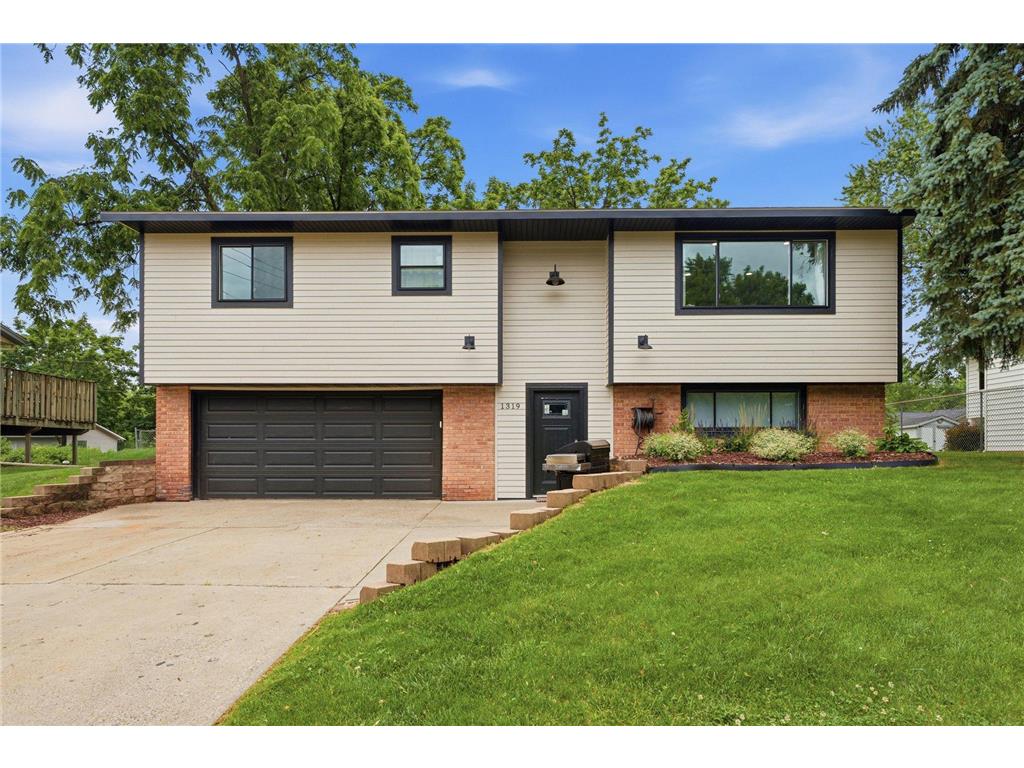 1319 15th Street W Hastings MN 55033 7089041 image1