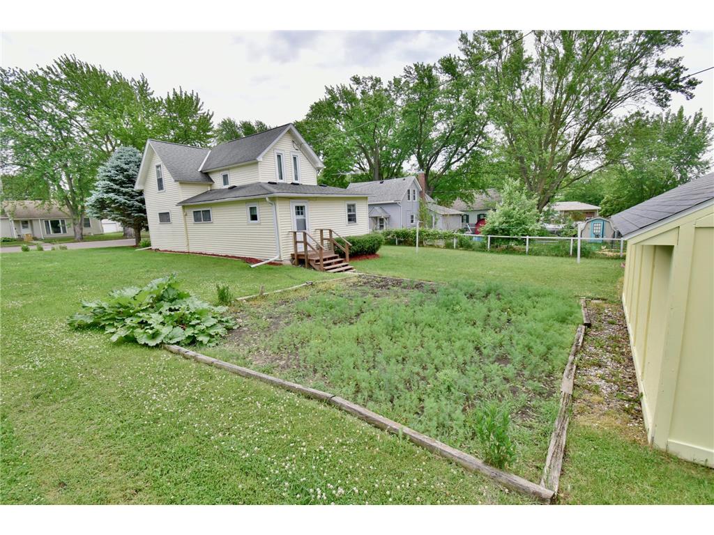 1319 Chandler Avenue N Glencoe MN 55336 7086255 image26