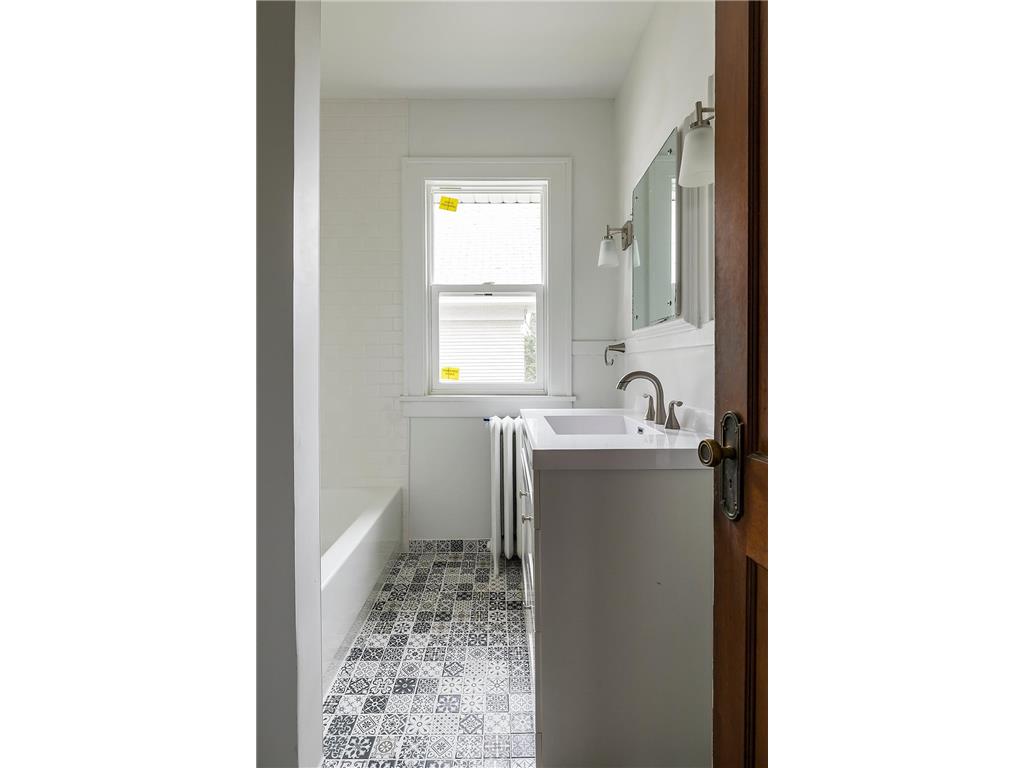 1319 Dayton Avenue Saint Paul MN 55104 6787142 image26