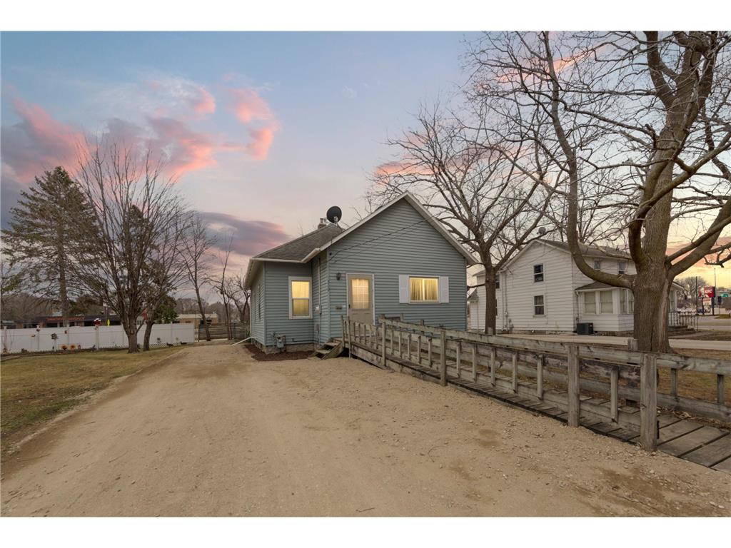 1319 George L Street Faribault MN 55021 7036061 image1