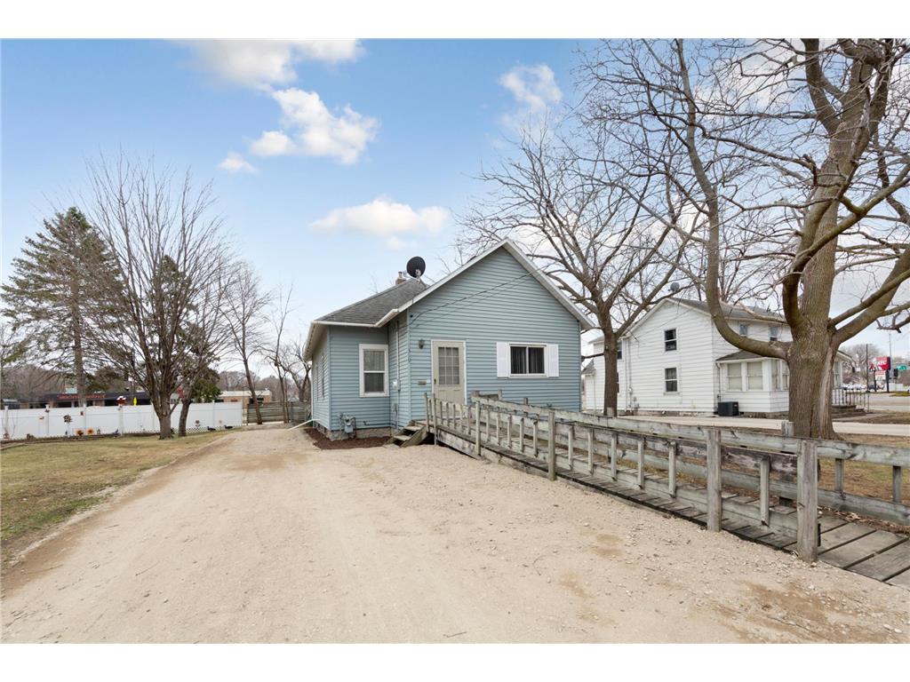 1319 George L Street Faribault MN 55021 7036061 image2
