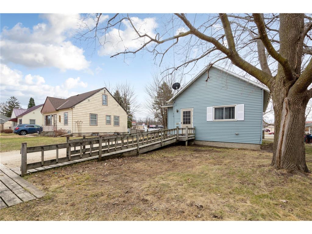 1319 George L Street Faribault MN 55021 7036061 image4
