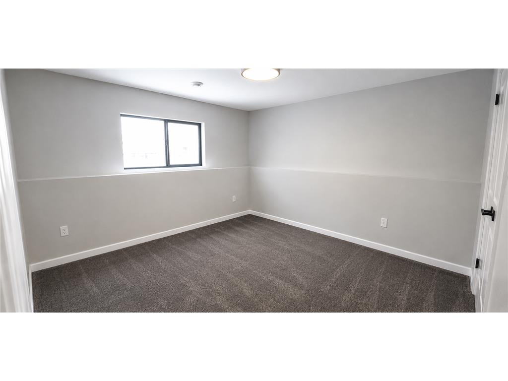 1319 Minnehaha Avenue E North Saint Paul MN 55106 7081820 image10