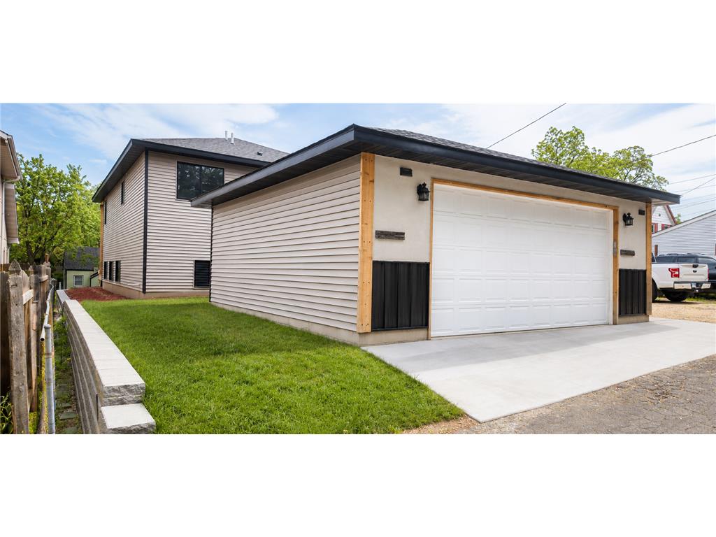 1319 Minnehaha Avenue E North Saint Paul MN 55106 7081820 image4