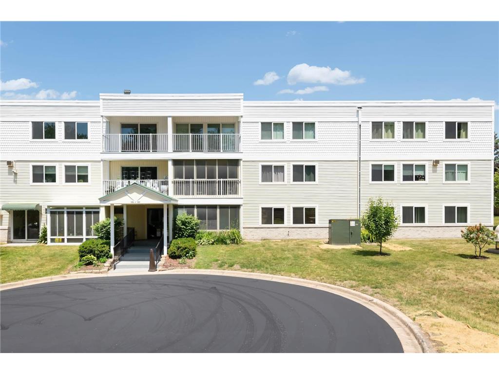 132 Demont Avenue E #133 Little Canada MN 55117 6420804 image1