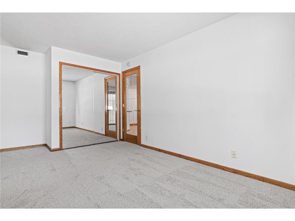 132 Demont Avenue E #136 Little Canada MN 55117 6824506 image10