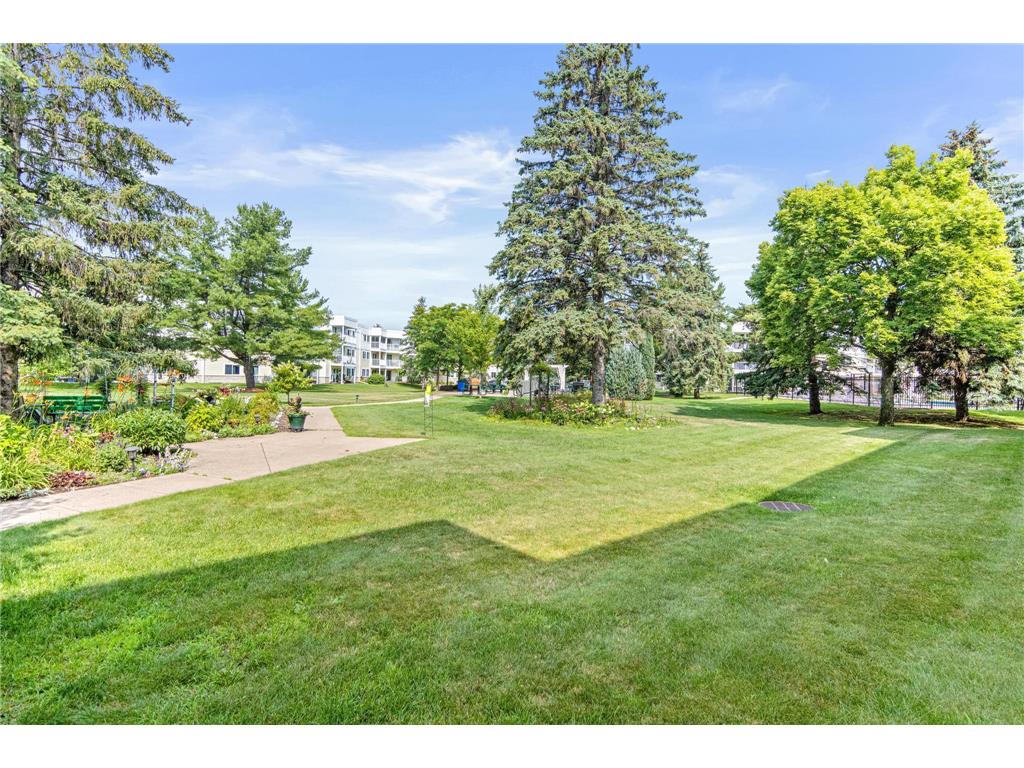 132 Demont Avenue E #136 Little Canada MN 55117 6824506 image32
