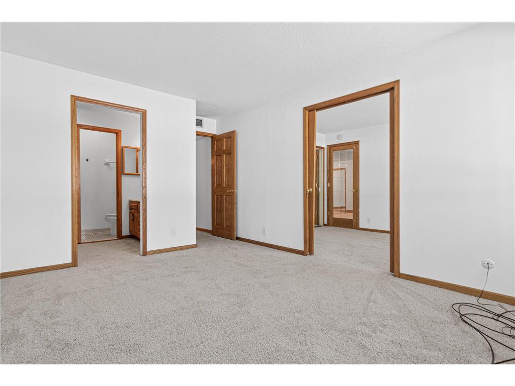 132 Demont Avenue E #136 Little Canada MN 55117 6824506 image9